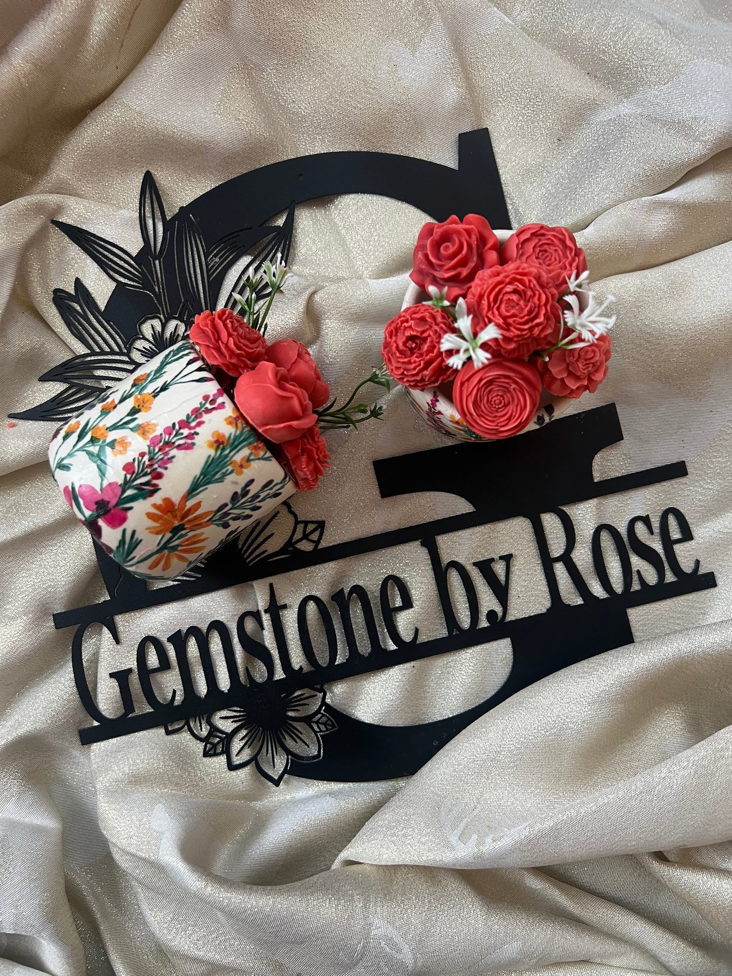 Medium size /flowered tray/ Fresh Linen scent