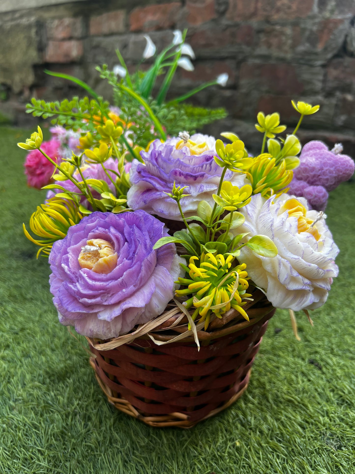 Flower bouquet basket/ rose scent