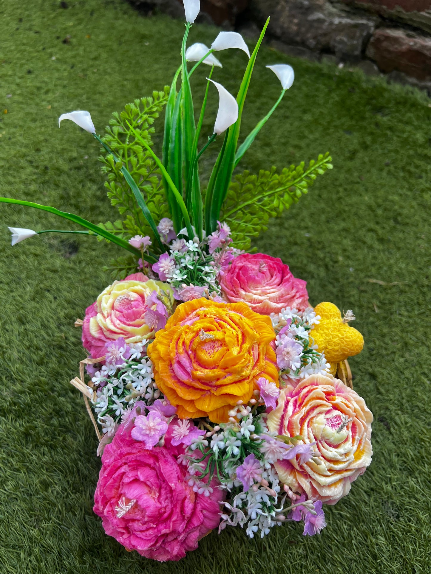 Flower bouquet basket/ Lemon & raspberry